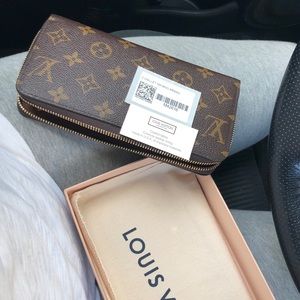 AUTHENTIC!!!!!! Louie Vuitton Z Wallet